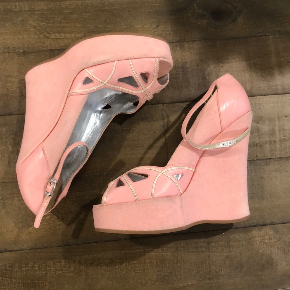 Dolce & Gabbana Pink Wedges